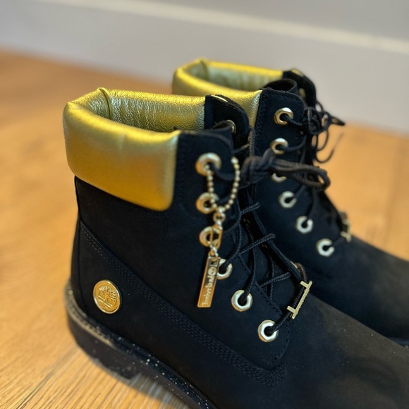 New Timberland 6" Heritage "Black/Gold" Women's Boots - Picture 4 of 6